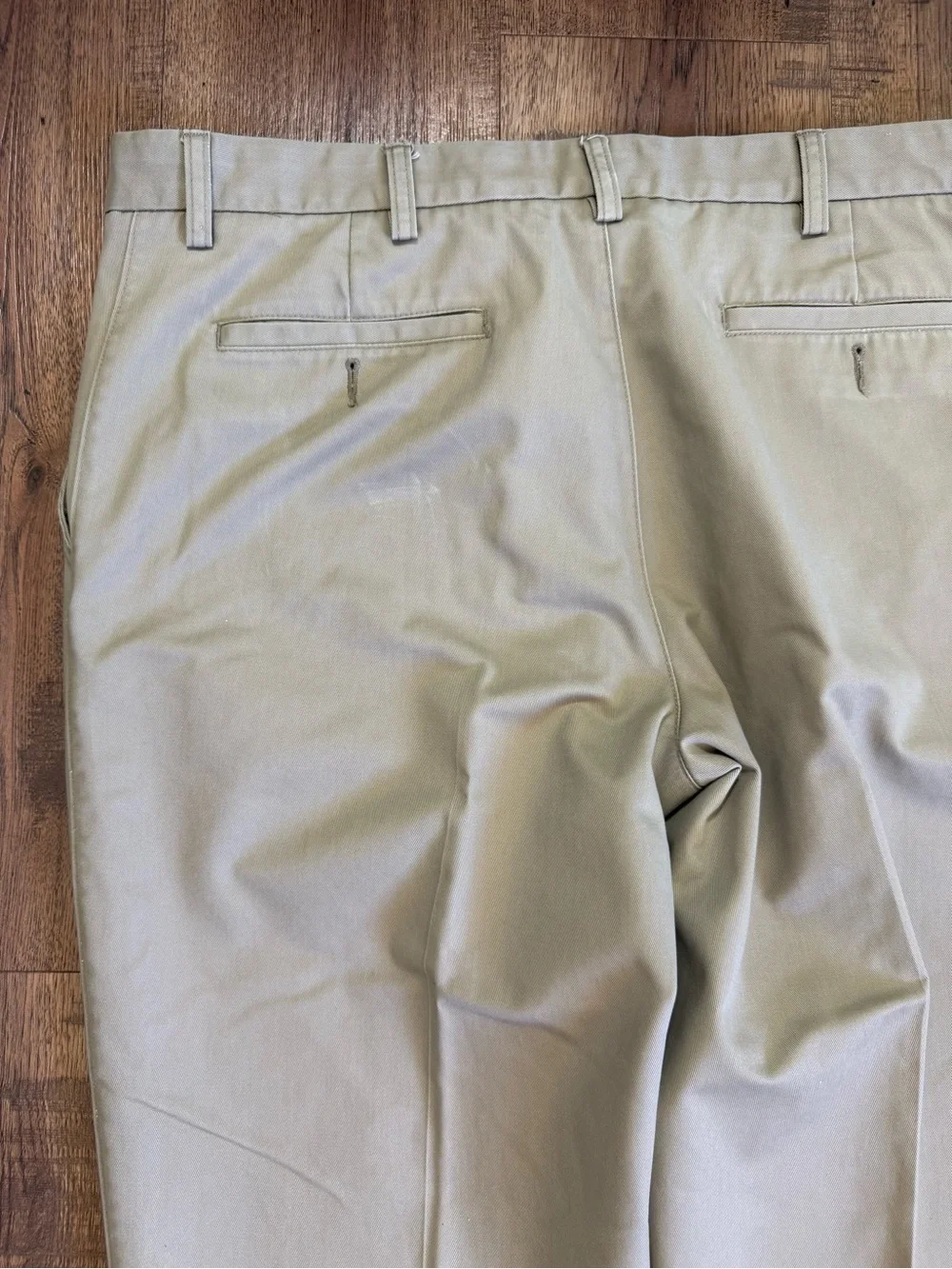 ST. JOHN’S BAY Worry Free Men's Beige Khakis Classic Fit Straight Twill 38